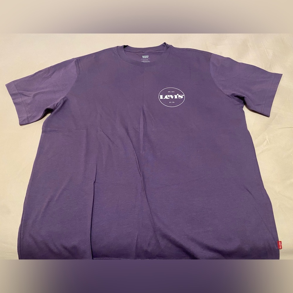 Levi’s Relaxed Fit T-Shirt Size Medium Men’s NWOT